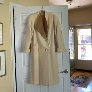 Cream wool coat. Fully lined. Size 14/16.